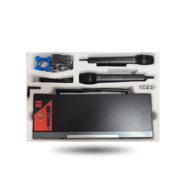 3 Wireless UHF microphone